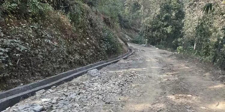 ट्रयाक खुलेको १५ वर्षपछि ग्रामीण सडक स्तरोन्नति