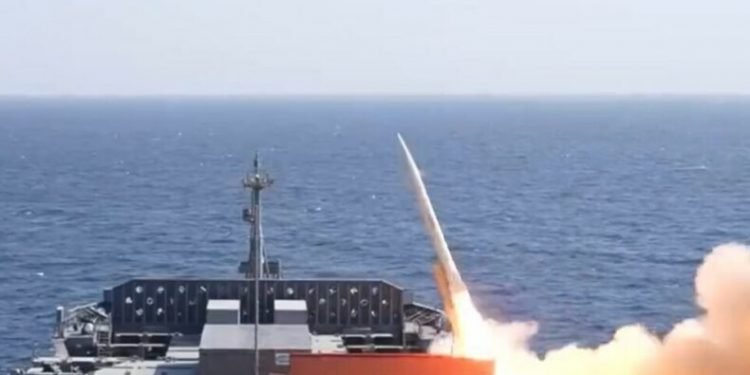 इरानद्वारा लामो दूरीको ‘ब्यालेस्टिक मिसाइल’ प्रक्षेपण