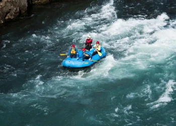 जलविद्युत् आयोजनाले जलयात्रा व्यवसाय संकटमा