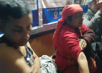 काठमाडौं महानगर प्रहरी र फुटपाथ व्यवसायीबीच झडप, ११ घाइते