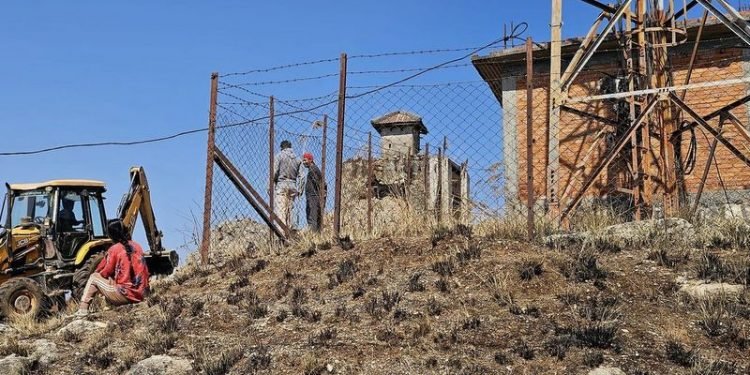 मानुङकोटमा समाधान हुँदै खानेपानी समस्या