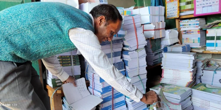 जनक शिक्षामा हाल छापिँदैछन् दैनिक एक लाख थान पुस्तक