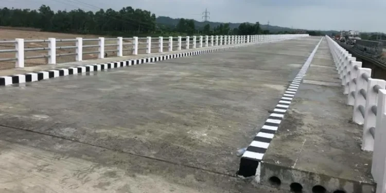 चार करोडको लागतमा लोमान्थाङ खोलामा पुल निर्माण