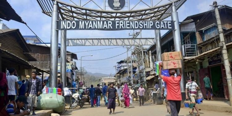 म्यान्मारसँगको सीमा छेकबार गर्दै भारत