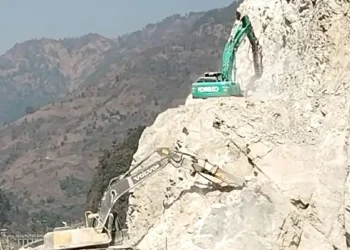 नारायणगढ-मुग्लिन खण्डको पहाड काट्ने काम अन्तिम चरणमा