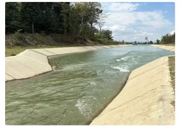 पहाड छिचोलेर पानी आउँदा दङ्ग छन् रोमनटारका बासिन्दा