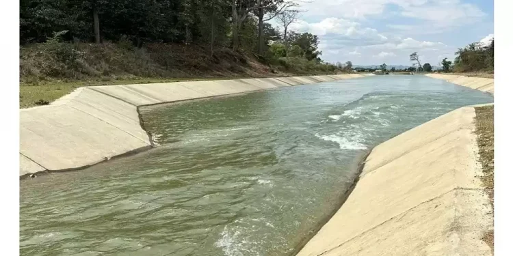 पहाड छिचोलेर पानी आउँदा दङ्ग छन् रोमनटारका बासिन्दा