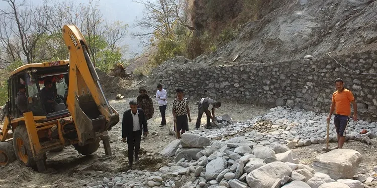 ‘ट्रयाक’ खुलेको १३ वर्षपछि सडक स्तरोन्नति सुरु