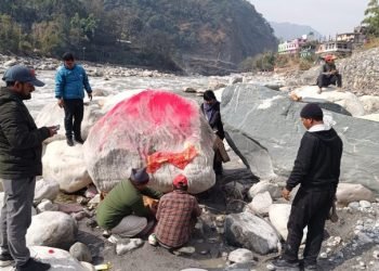 महादेवको मूर्ति बनाउन रौतहट लगियो कालीगण्डकीको शिला