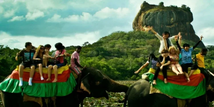 यस वर्ष श्रीलङ्कामा पर्यटक आगमन सङ्ख्यम २५ लाख नाघ्न सक्ने