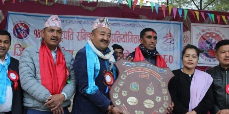 जिल्लास्तरीय राष्ट्रपति रनिङ शिल्ड टेम्केको पोल्टामा