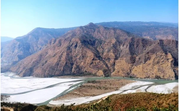 पर्यटकको पर्खाइमा तमोर नदी क्षेत्र