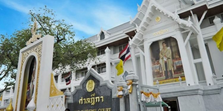 थाई अदालतद्वारा शाही मानहानि कानून संशोधन अभियान अन्त्य गर्न आदेश