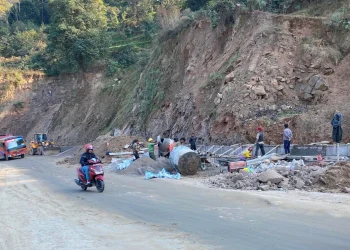 धुलिखेल–खावा सडकः प्रधानमन्त्रीको निर्देशन पनि वास्ता गर्दैनन् ठेकेदार, ठेक्का तोडिँदै