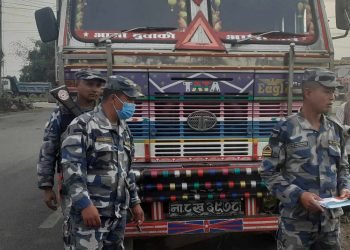 वीरगञ्जमा ७० लाखको कपडासहित ट्रक प्रहरीको नियन्त्रणमा