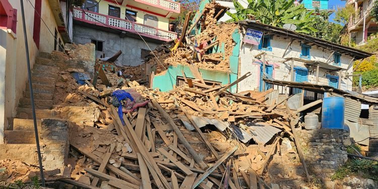 भूकम्प प्रभावित क्षेत्रमा पुन निर्माण गर्न दक्ष डकर्मी तयार गर्दै कर्णाली सरकार