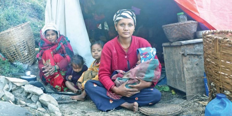 भूकम्प प्रभावित क्षेत्रका महिला र बालबालिका समस्यामा