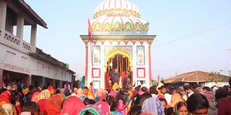 मिथिला माध्यमिकी यात्राका सहभागी महोत्तरीमा