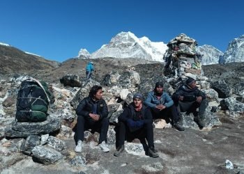 यस्तो छ खुम्बुको पर्यटन जोगाउने भरियाहरुको कथाव्यथा