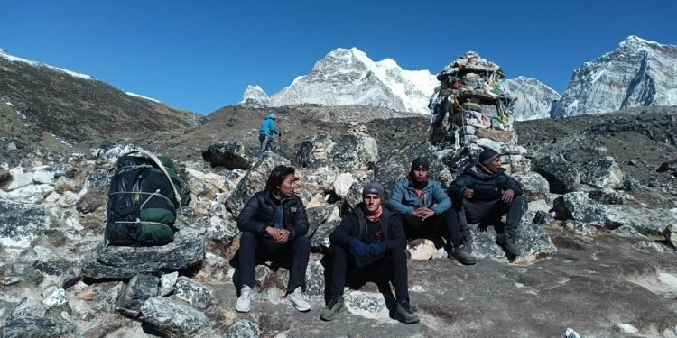 यस्तो छ खुम्बुको पर्यटन जोगाउने भरियाहरुको कथाव्यथा