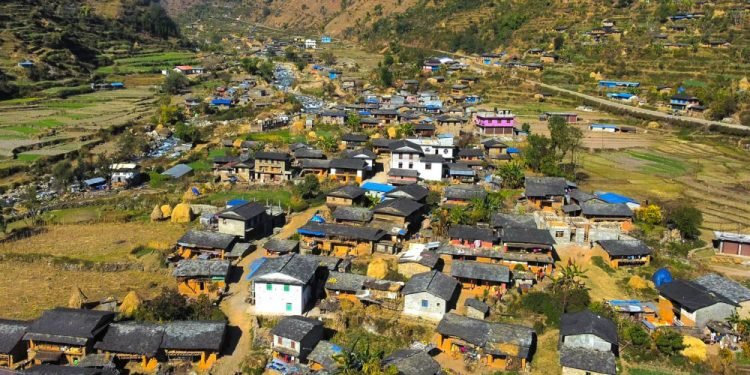 विकास पुगेका गाउँमा पनि छैनन् युवा