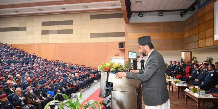 प्रहरीलाई गृहमन्त्रीको निर्देशन– अनुहार होइन प्रमाण हेरेर काम गर्नुस्