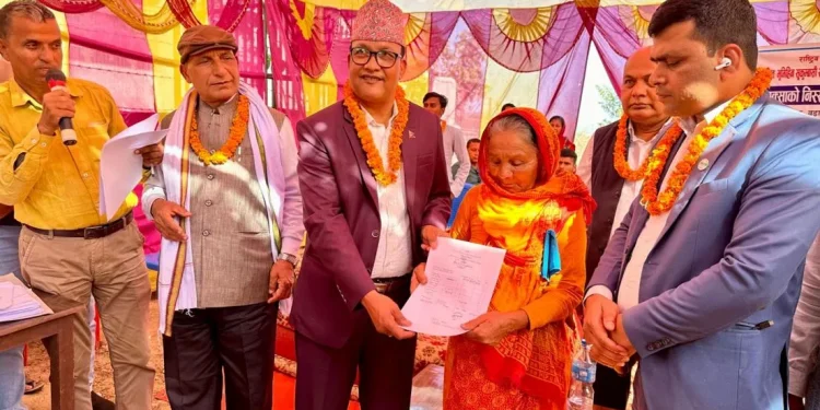 ‘तीन पुस्तापछि जग्गाको मालिक बन्न पाउने भयौँ, खुसी छौँ’