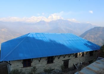 पर्यटकको प्रतीक्षामा करबाकेली