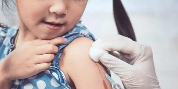 २० लाख बालबालिकाले दादुराको खोप लगाए