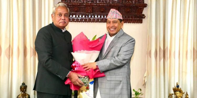 उपप्रधानमन्त्री श्रेष्ठ र भारतीय राजदूतबीच शिष्टाचार भेट