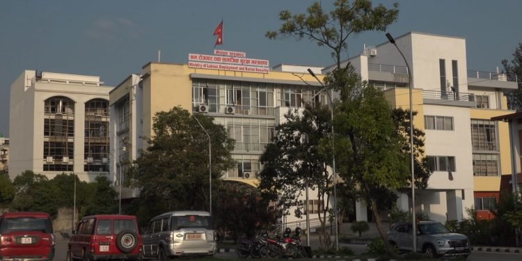 श्रमिकलाई लक्षित गरी अस्पतालहरुमा निश्चित बेड तोक्ने तयारी