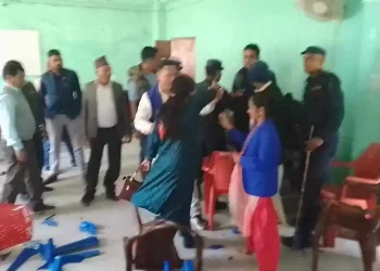 प्रमुख प्रशासकीय अधिकृतमाथि कुटपिट, तीन जनप्रतिनिधि पक्राउ
