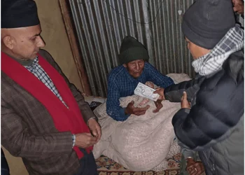 खोटाङका अग्निपीडितलाई आर्थिक सहयोग
