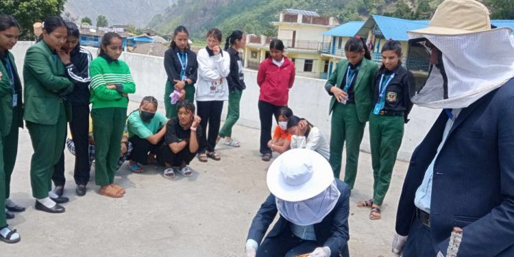 व्यावसायिक कृषितर्फ उन्मुख हुन प्रेरित गर्दै प्राविधिक शिक्षालय