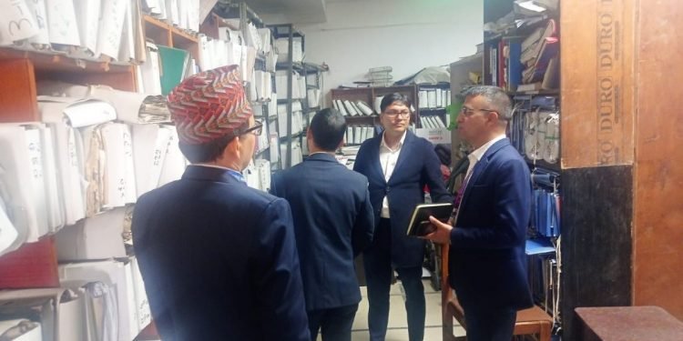 १४ कर कार्यालयमा एकैदिन प्रशासनको छड्के, सार्वजनिक सेवा प्रवाहमा सुधार ल्याउन निर्देशन