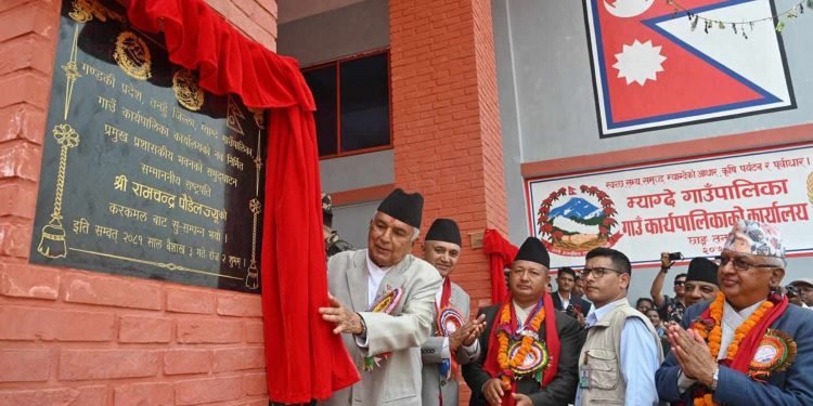 झण्झटिलो प्रशासनिक सेवा र भ्रष्टाचार विकासका बाधकः राष्ट्रपति