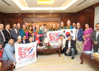 प्रधानमन्त्रीद्वारा जुगल हिमाल आरोहण दललाई नेपाली झन्डा हस्तान्तरण