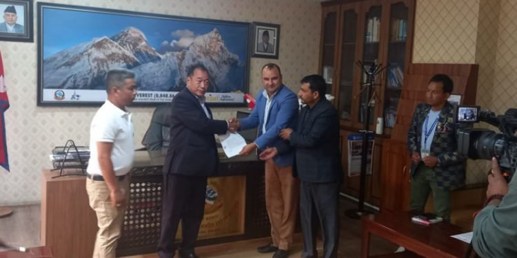 नेपाल पर्यटक यातायात व्यवसायी संघले भन्यो: पर्यटक सवारीसाधनहरू पहिचान हुने नमुना चिन्ह व्यवस्था गरिदिनू