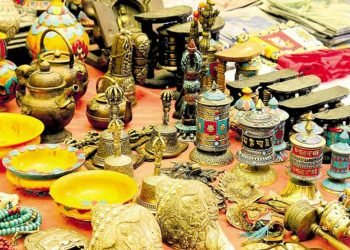 युद्धले खस्कियो नेपाली हस्तकलाको कारोबार