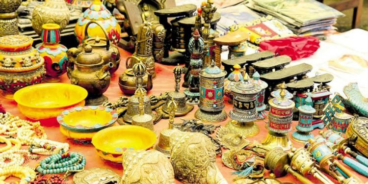 युद्धले खस्कियो नेपाली हस्तकलाको कारोबार