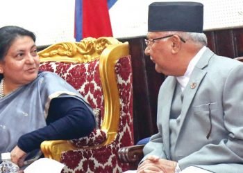 एमालेभित्र ओली र विद्याको लडाईं, ओलीविरुद्ध जुर्मुराउँदै कार्यकर्ता