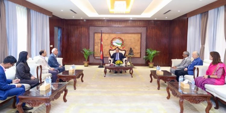 प्राज्ञिकहरूद्वारा प्रधानमन्त्री दाहाललाई धन्यवाद : ‘मेरिटोक्रेसी लागू गर्नुभयो, खुसी छौँ’