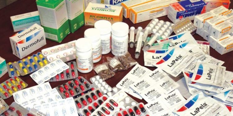 अवैध औषधि बेच्ने दुई मेडिकल बन्द