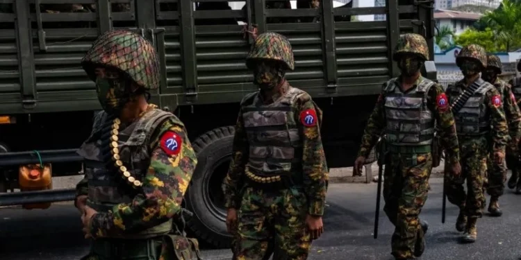 थाइल्याण्डसँग सीमा जोडिएको ‘म्यावड्डी शहर’ म्यानमारका विद्रोही सेनाको कब्जामा