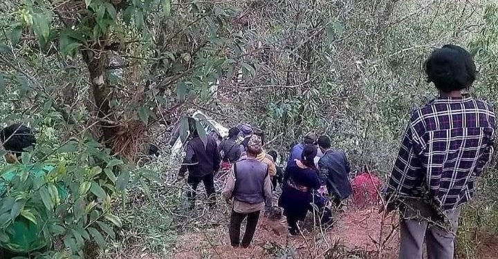 सिन्धुपाल्चोकमा बस दुर्घटनाः तीनको मृत्यु, ५२ जना घाइते