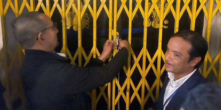 लैनचौरस्थित स्काउटको हडपिएको जग्गामा बनेको संरचनामा प्रशासनको सिल