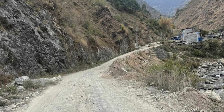रिडी-तम्घास सडक आजदेखि एक महिनासम्म बन्द