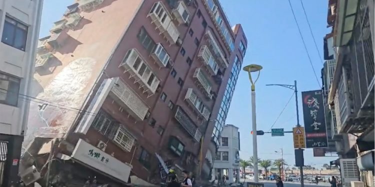 ताइवानमा ७.४ म्याग्निच्युडको शक्तिशाली भूकम्प, जापानमा सुनामीको चेतावनी