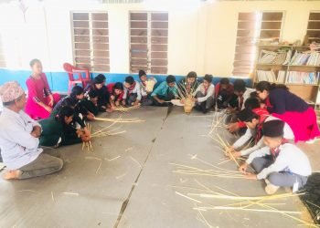 बाँसजन्य सामग्री उत्पादनमा विद्यार्थी आकर्षित