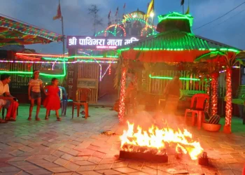 मोरङको पाथिभरा माता मन्दिरमा लाखबत्ती प्रज्वलन
